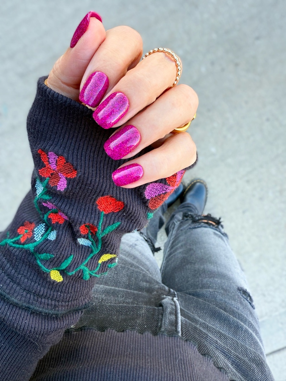 Red Aspen Kinetic Kinsley Glitter Press-On Nails in Magenta Pink - Picture 5 of 10